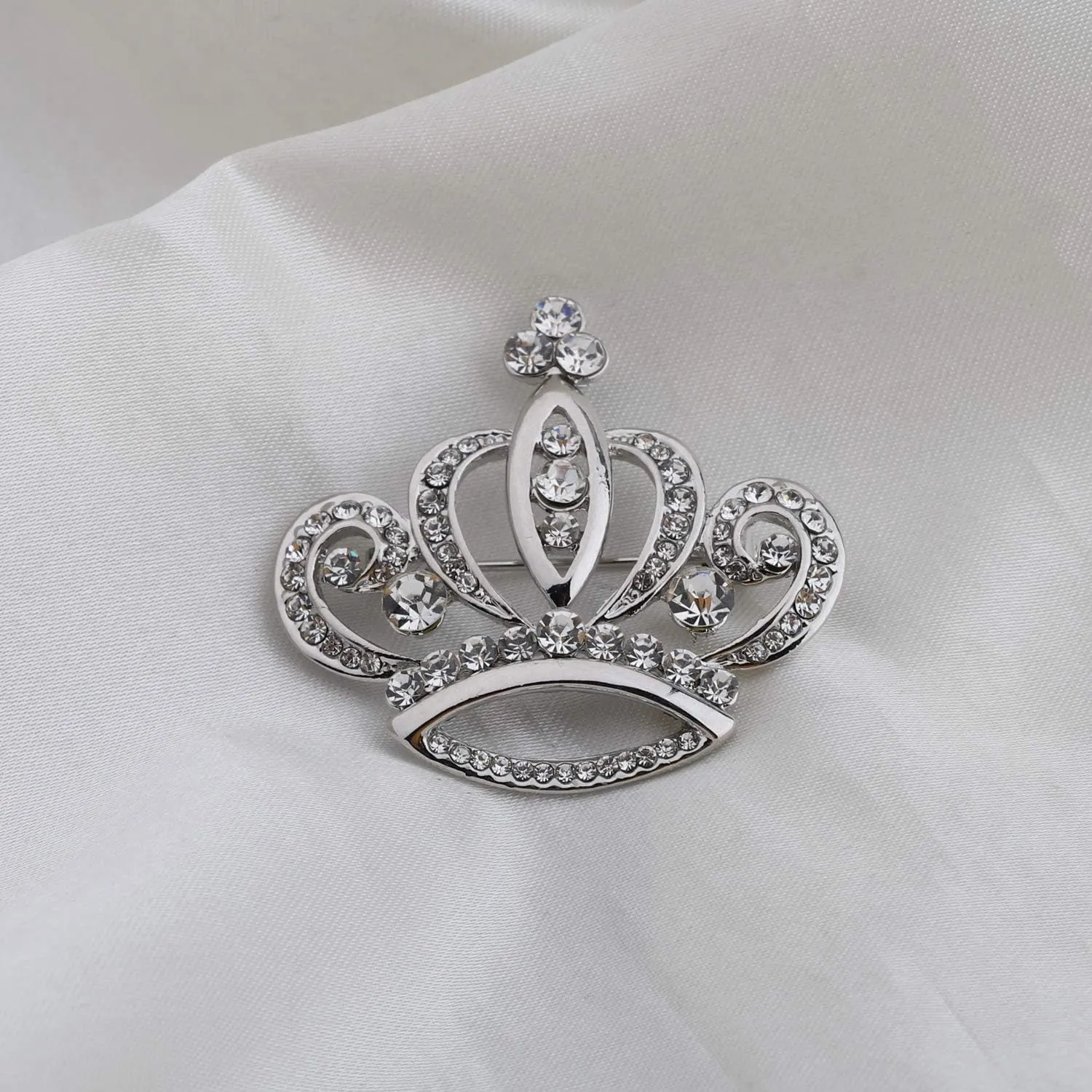 LQRI Crystal Rhinestone Princess Queen Crown Brooch Pin Tiara Crown Brooches Crown Tiara for Wedding Party/Banquet/Birthday