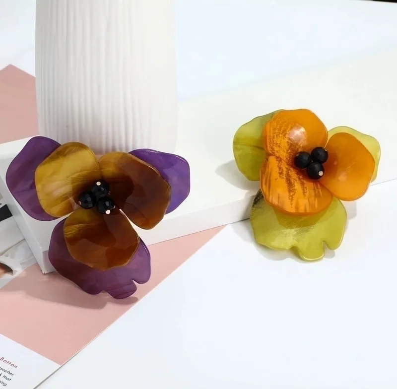 Modern Style Pin Flower Arylic Women'S Brooches