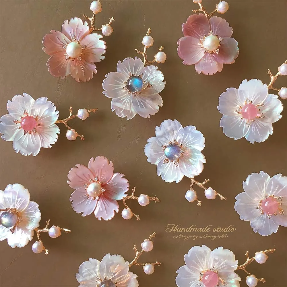 New Year Brooches and Pins for Women with Crystal,Flower Lapel Pin Blossom Brooch Jewelry Gifts,Fashionable Accessories Flower Brooches and Pins for New Year Gift