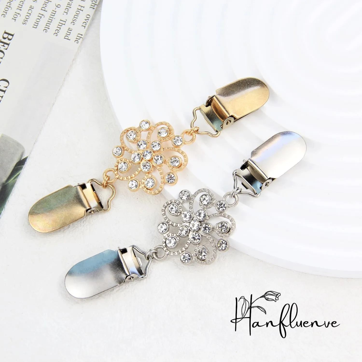 Women Brooch Pins 2 Pieces Sweater Shawl Clips Faux Crystal Retro Pearl Brooches Safety Pins Dress Shirt Clips for Women Gold Brooches for Women Silver Accessory
