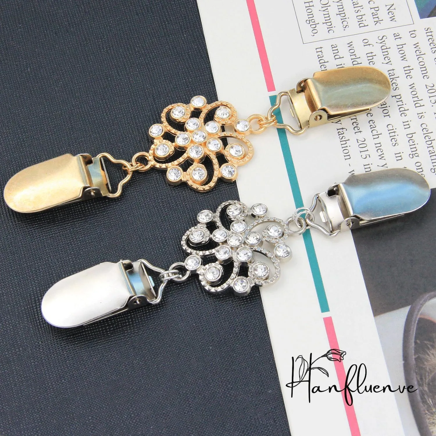 Women Brooch Pins 2 Pieces Sweater Shawl Clips Faux Crystal Retro Pearl Brooches Safety Pins Dress Shirt Clips for Women Gold Brooches for Women Silver Accessory